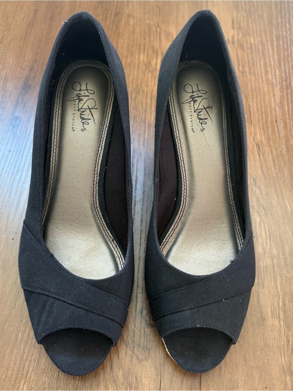 Life Stride Black Peep-Toe Heels - Classic Everyday Style. Size 11. INV25/566